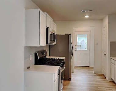 18727 Faustina Way - Photo Thumbnail 4