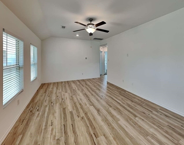18727 Faustina Way - Photo Thumbnail 2