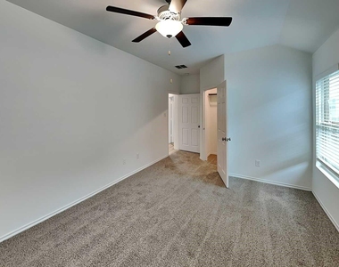 18727 Faustina Way - Photo Thumbnail 7