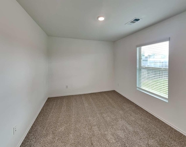 18727 Faustina Way - Photo Thumbnail 10
