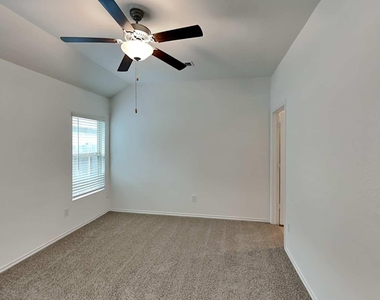 18727 Faustina Way - Photo Thumbnail 6