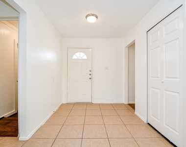 7203 Santa Rita Drive - Photo Thumbnail 4