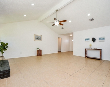 7203 Santa Rita Drive - Photo Thumbnail 8