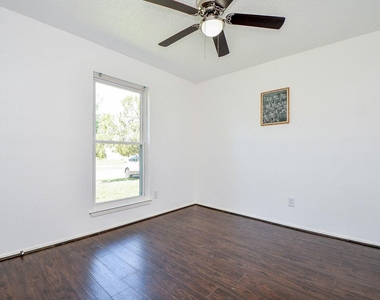 7203 Santa Rita Drive - Photo Thumbnail 16