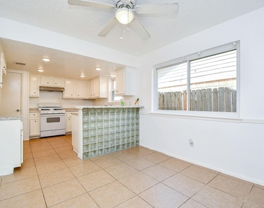7203 Santa Rita Drive - Photo Thumbnail 11