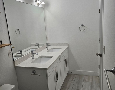 4425 Sw Santa Barbara Place - Photo Thumbnail 5