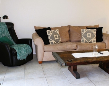 16361 Dublin Circle - Photo Thumbnail 4