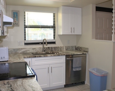 16361 Dublin Circle - Photo Thumbnail 10