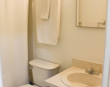 16361 Dublin Circle - Photo Thumbnail 14