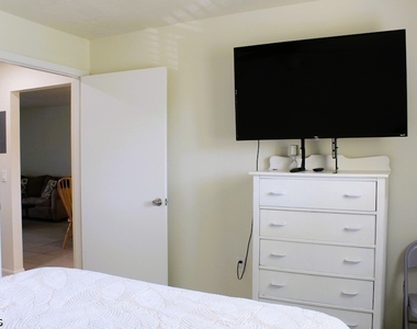 16361 Dublin Circle - Photo Thumbnail 13