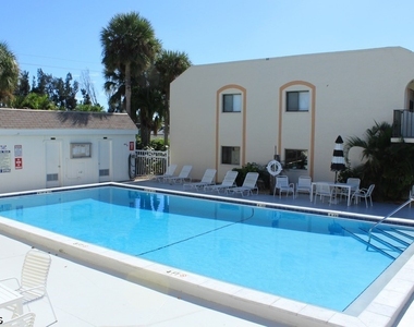 16361 Dublin Circle - Photo Thumbnail 22