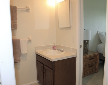 16361 Dublin Circle - Photo Thumbnail 19