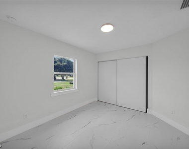749 Alabama Road S - Photo Thumbnail 9