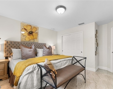 1137 Edgerton Avenue - Photo Thumbnail 14