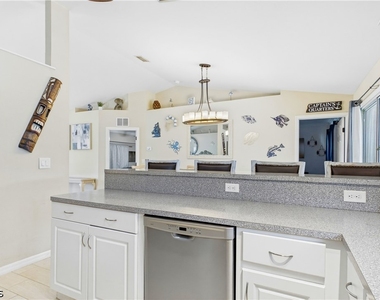 204 Se 18th Street - Photo Thumbnail 18