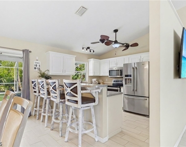 204 Se 18th Street - Photo Thumbnail 7