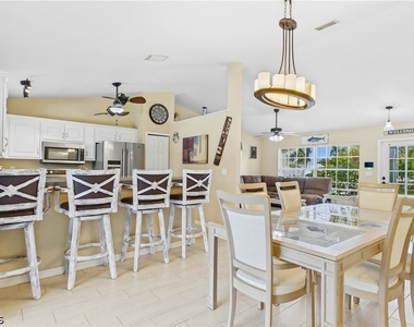 204 Se 18th Street - Photo Thumbnail 8