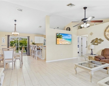 204 Se 18th Street - Photo Thumbnail 19