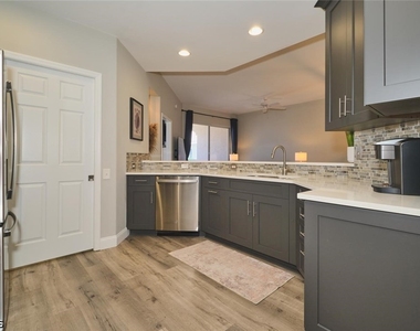 9190 Southmont Cove - Photo Thumbnail 14