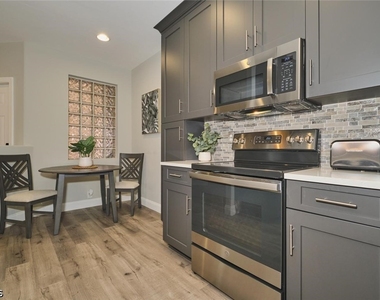 9190 Southmont Cove - Photo Thumbnail 17
