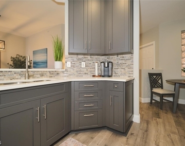 9190 Southmont Cove - Photo Thumbnail 18