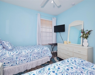 9100 Southmont Cove - Photo Thumbnail 45