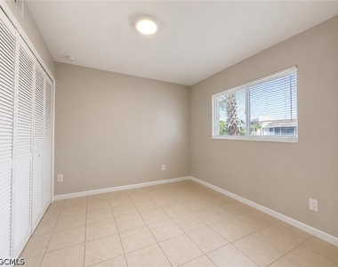 1107 Se 46th Lane - Photo Thumbnail 8