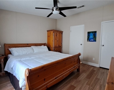 4807 Flamingo Drive - Photo Thumbnail 7