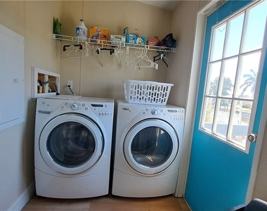 4807 Flamingo Drive - Photo Thumbnail 12