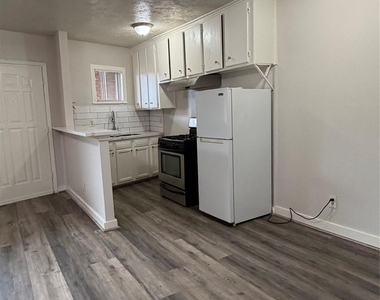 4811 Oakland Street - Photo Thumbnail 13