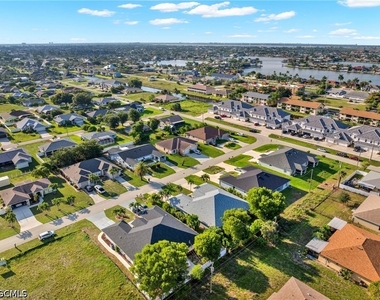 4623 Sw 7th Place - Photo Thumbnail 20