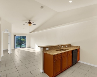 4623 Sw 7th Place - Photo Thumbnail 5