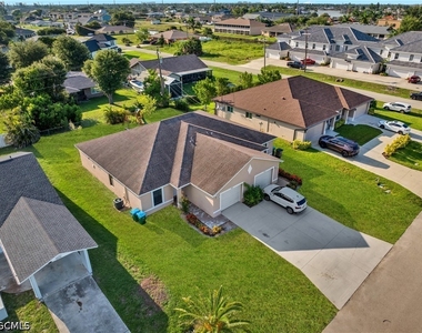 4623 Sw 7th Place - Photo Thumbnail 1