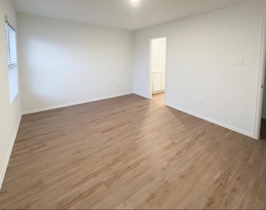 2802 Via Augusta Drive - Photo Thumbnail 15