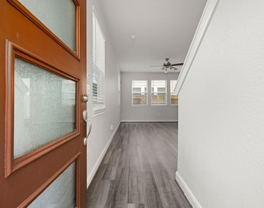 9914 Brickhouse Drive - Photo Thumbnail 7