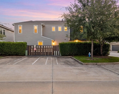 9914 Brickhouse Drive - Photo Thumbnail 5