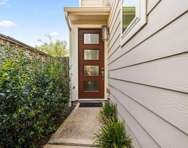 9914 Brickhouse Drive - Photo Thumbnail 6