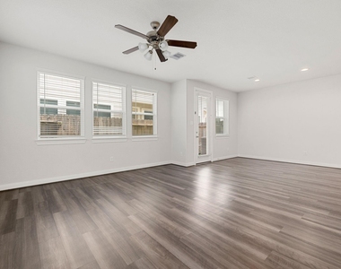 9914 Brickhouse Drive - Photo Thumbnail 12