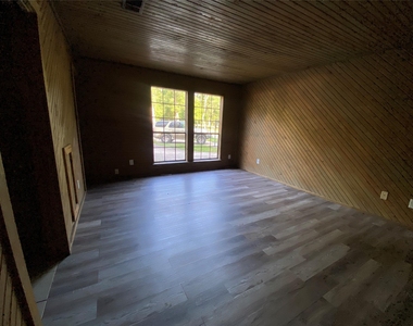 22358 Piney Point E - Photo Thumbnail 6
