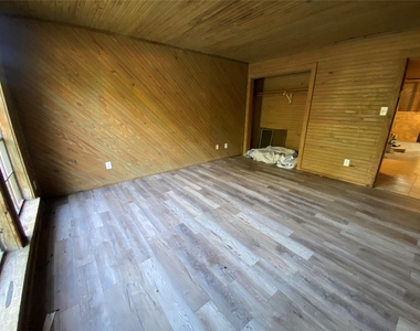 22358 Piney Point E - Photo Thumbnail 8