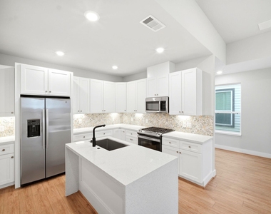 5814 Cebra Street - Photo Thumbnail 9