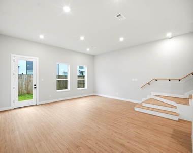 5814 Cebra Street - Photo Thumbnail 4