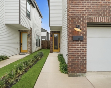 5814 Cebra Street - Photo Thumbnail 2