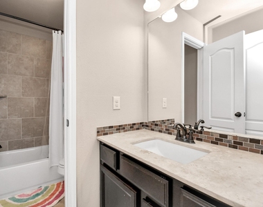 14811 Diane Manor Lane - Photo Thumbnail 36