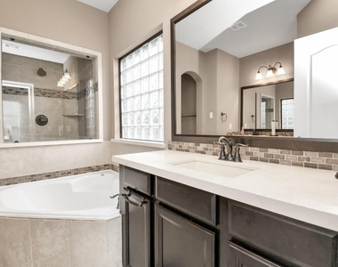 14811 Diane Manor Lane - Photo Thumbnail 25