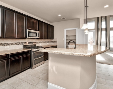 14811 Diane Manor Lane - Photo Thumbnail 9