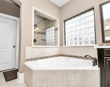 14811 Diane Manor Lane - Photo Thumbnail 27