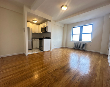 850 Amsterdam Avenue - Photo Thumbnail 1