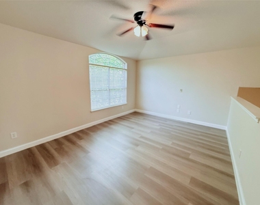 26430 Richwood Oaks Drive - Photo Thumbnail 16