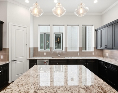 2119 Taft Street - Photo Thumbnail 8